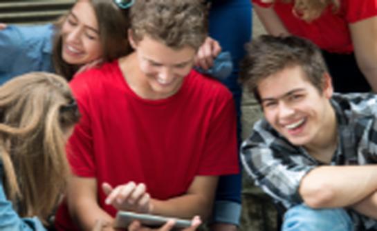 Jugendliche stellen Fragen Jugendliche stellen Fragen