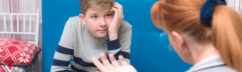 Diskussion zwischen Mutter und Sohn