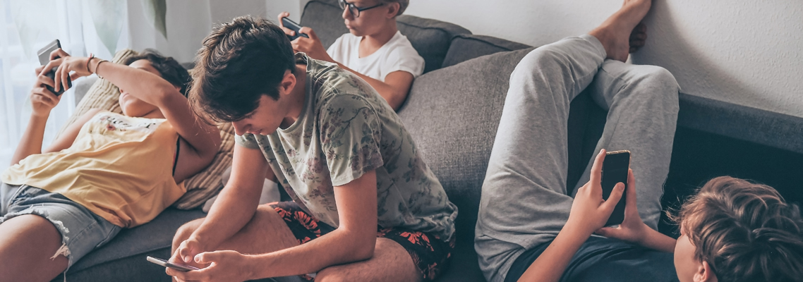 Jugendliche und Smartphones