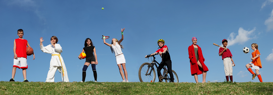 Jugendliche und verschiedene sportliche Aktivitäten